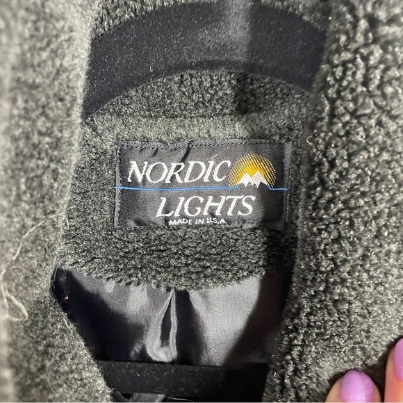 Nordic Lights Red and Black Elk Pattern Button Front Shacket Medium - Picture 7 of 7